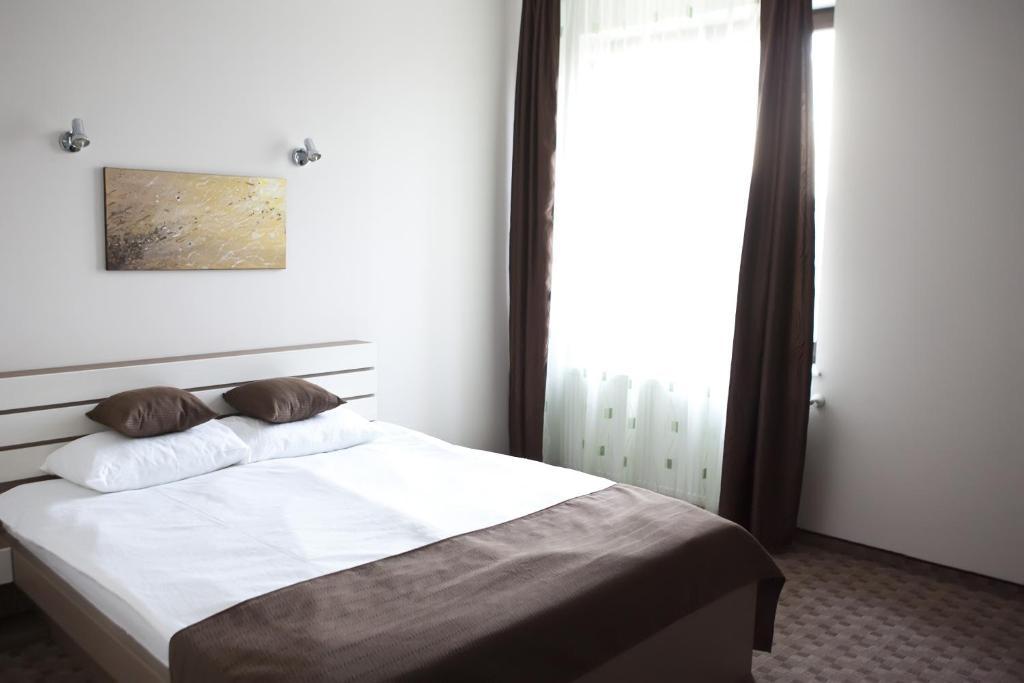 Hotel Bulevard Орадя Номер фото